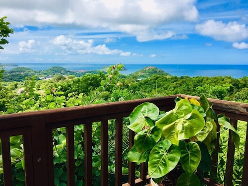 Hummingbird Villa - Tropical 3 bedroom Villa with Panoramic Views