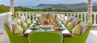 Villa Decaj - Beautiful 2 bedroom Villa with private pool in Cap Estate