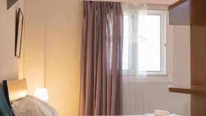 1 bedroom, WiFi (free), bed sheets - Glyfada Center Apartment GTD009-01 (Glyfada)