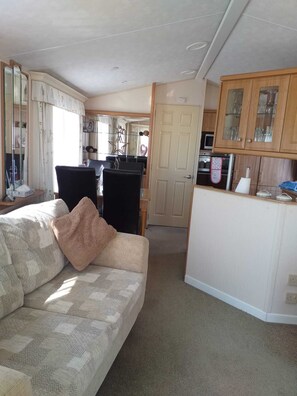 Apartment | Living area - Captivating 2-bed 6 Berth Caravan in Ingoldmells (Skegness)