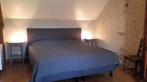 3 habitaciones, tabla de planchar con plancha y wifi gratis 