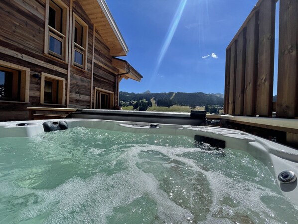 Bain à remous extérieur