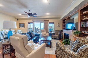 TV, fireplace