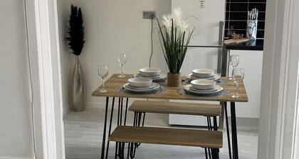 Bv Luxury Spacious 3 Bedroom House At Isaac Close