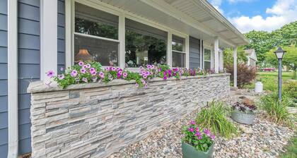 King room in Bed and Breakfast - And A Hot Tub!