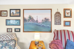 Interior - King room in Bed and Breakfast - And A Hot Tub! (FRANKENMUTH)