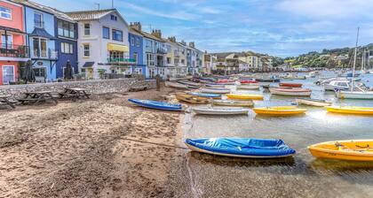 Coombe Bank â Modern Coastal Apartment Steps from Teignmouth Back Beach