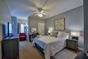 2 bedrooms, desk, iron/ironing board, free WiFi