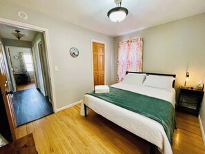 2 bedrooms, desk, iron/ironing board, free WiFi