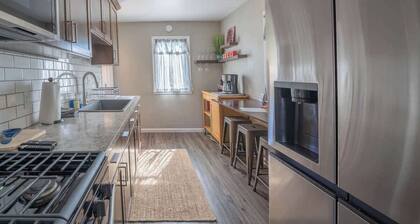 The Cottage | Sleeps 6 | Off I-229 | Dog Friendly