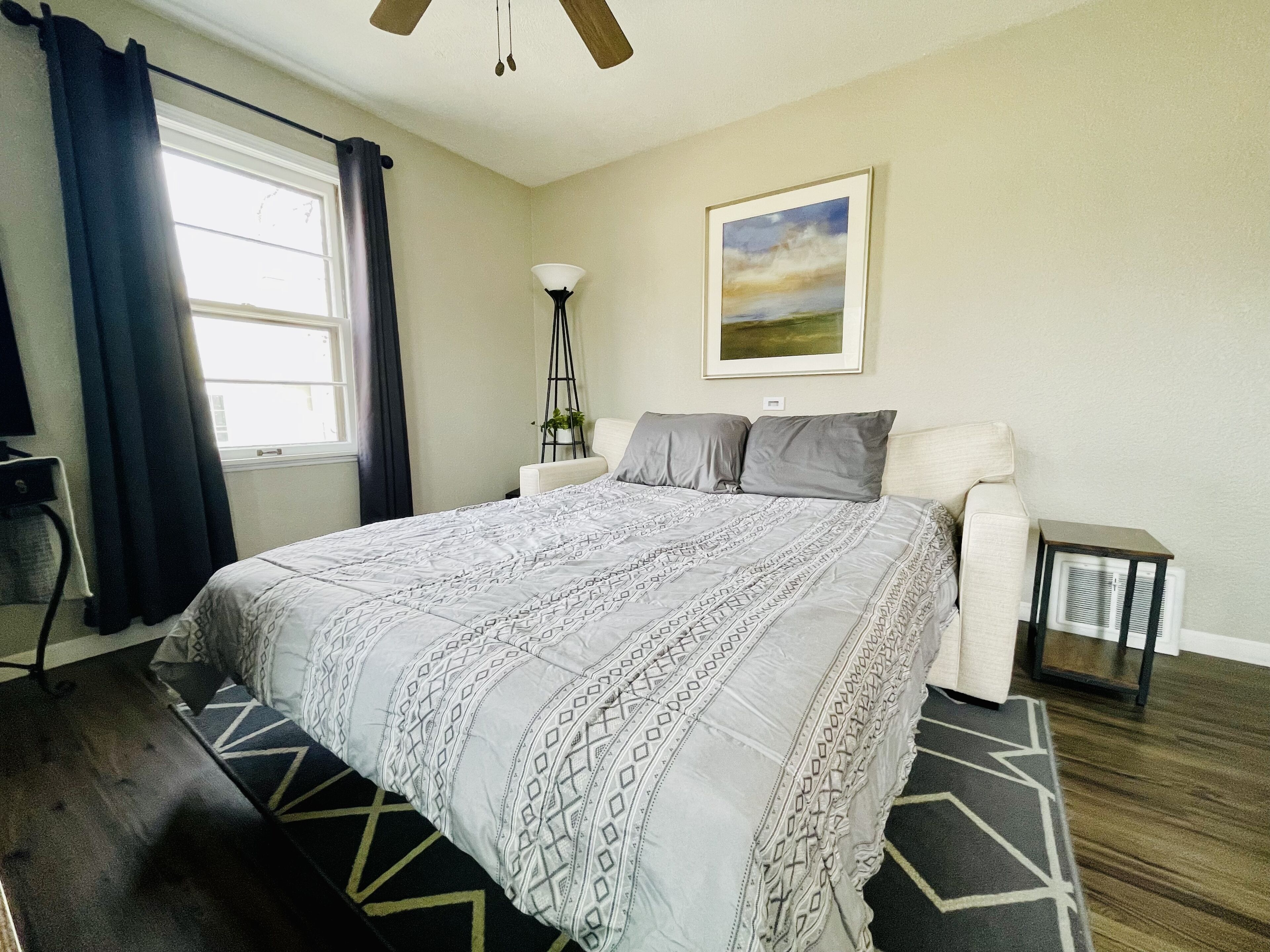 2 bedrooms, desk, iron/ironing board, free WiFi