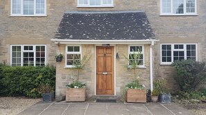 Exterior detail - Tythe House, Bampton, Oxfordshire (Bampton)