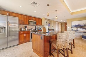 Microwave, oven, dishwasher, coffee/tea maker