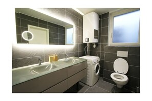 Bathtub