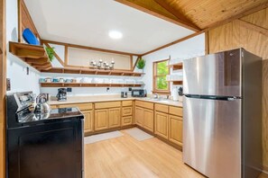 Fridge, microwave, oven, stovetop - River Cabin w/ Hot Tub, Screened Porch & Fire Pit (Great Cacapon)