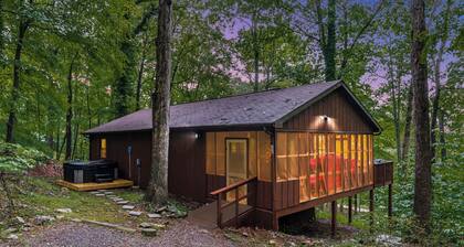 River Cabin w/ Hot Tub, Screened Porch & Fire Pit