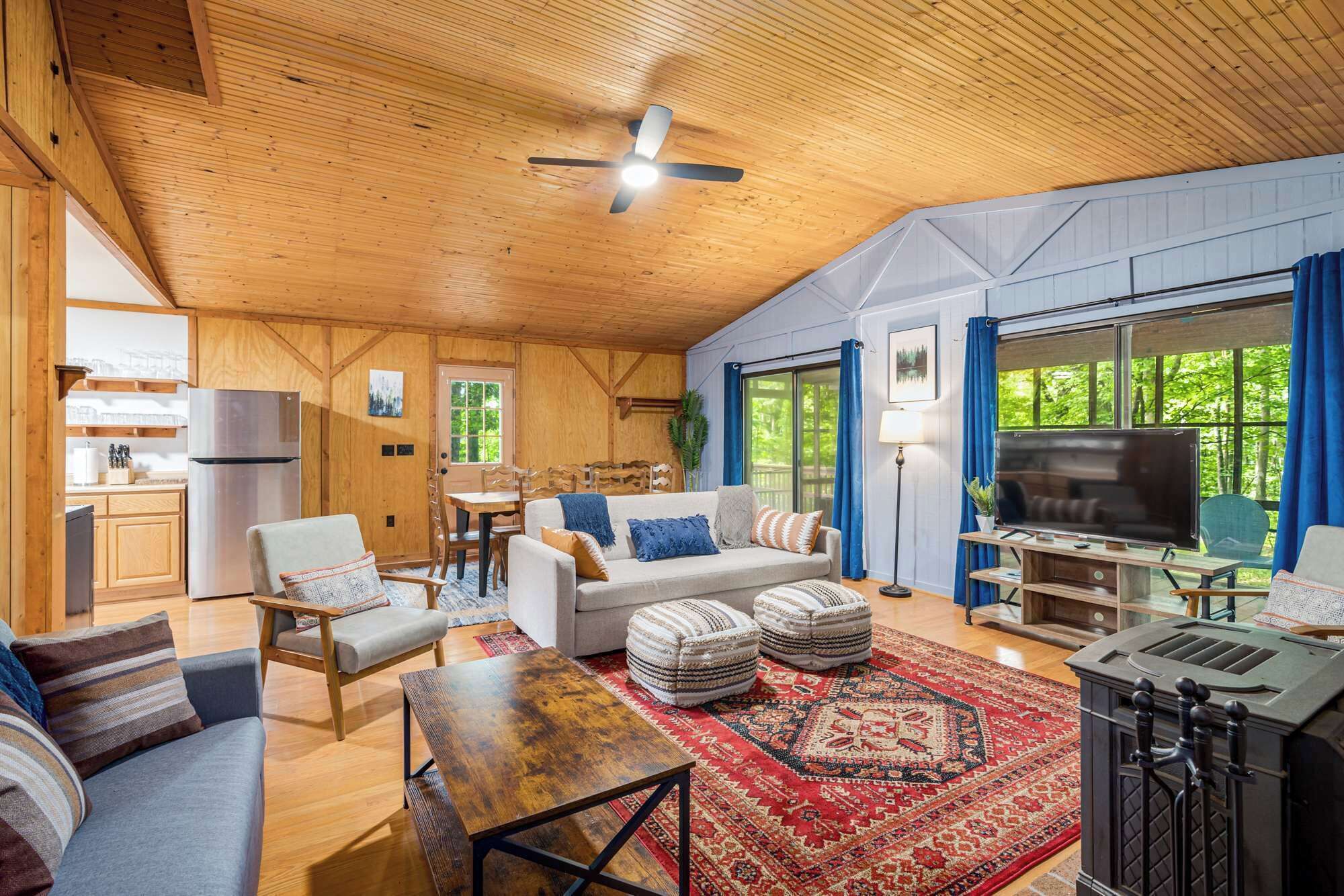 TV, fireplace, offices