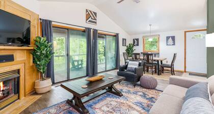 Cottage w Hot Tub, Pond & Kayaks, Fire Pit, & WiFi