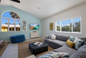 Smart TV, table tennis