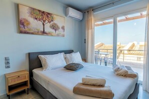 3 室のベッドルーム、デスク、旅行用ベビーベッド、WiFi (無料)