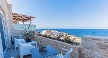 Zefyros Suite, Seafront Retreat