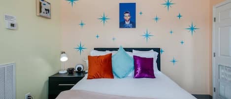 4 bedrooms, desk, iron/ironing board, WiFi