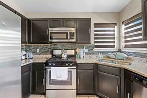 Private kitchen - Newly updated Eastside home! (El Paso)