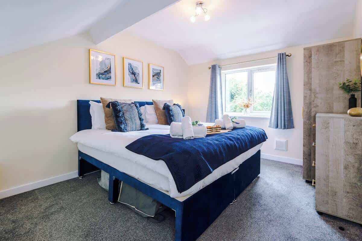3 bedrooms, iron/ironing board, travel crib, WiFi