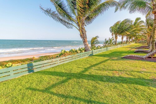 GB38 Apt 3 Bedrooms, Foot in the Sand - Summer House Genipabu