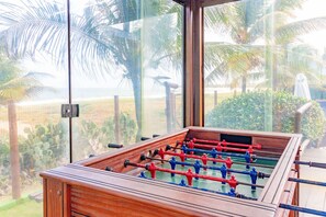 Games room - IT26 Sea View Bungalow with 3 Suites, Right on the Sand - Varandas do Mar Residential (Camaçari)