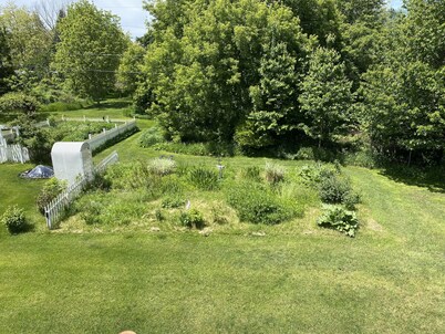 Be our guests cottage 
Close to Lake Michigan and 10 minutes to Charlevoix. 