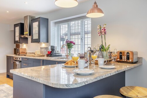 Private and Unique Cottage Close to Sheffield