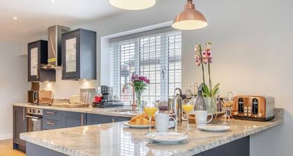 Private and Unique Cottage Close to Sheffield