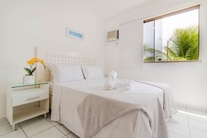 3 quartos, ferros/tábuas de passar roupa, acesso à internet