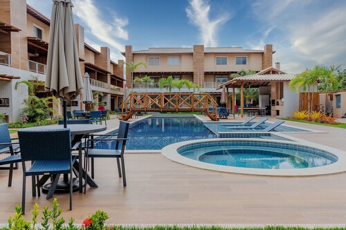 IT28 Triplex 4 Suites 350m from Praia do Surf - Itacimirim