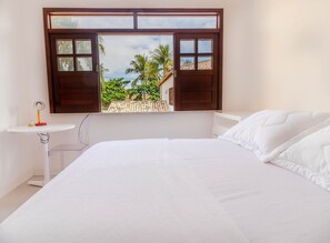 5 quartos, ferros/tábuas de passar roupa, acesso à internet