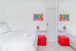 4 habitaciones, tabla de planchar con plancha, wifi y ropa de cama 