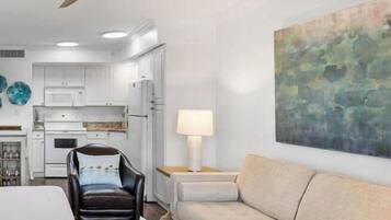 1 dormitorio, tabla de planchar con plancha, wifi y ropa de cama