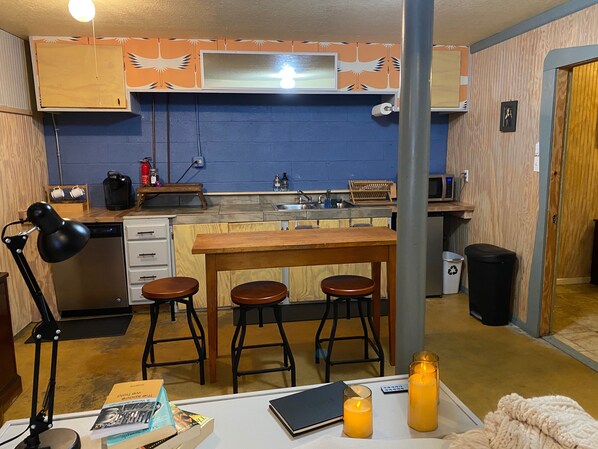 Fridge, microwave, dishwasher, coffee/tea maker