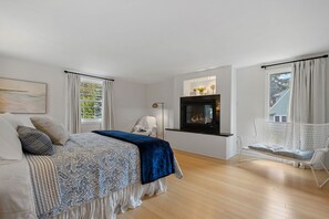 2 habitaciones, escritorio, tabla de planchar con plancha y wifi gratis 