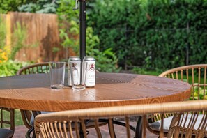 Outdoor dining - Sweet reTreat, Perfect Location (Niagara-on-the-Lake)