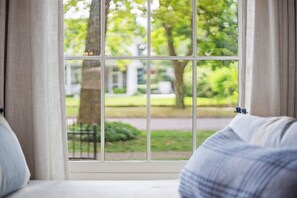 2 chambres, bureau, fer et planche à repasser, accès au Wi-Fi (inclus)