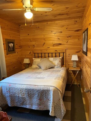 3 間睡房、可攜式嬰兒床、免費 Wi-Fi、床單