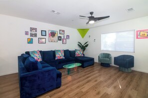 Smart TV, video games