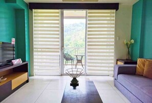 TV - Miranda 504B 1br by Raquel's Place at Pico de Loro (Nasugbu)