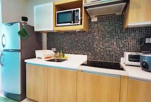 Microonde, risottiera, pentole/stoviglie/utensili