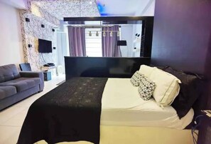 1 bedroom, WiFi - Miranda 308B 1br by Raquel's Place at Pico de Loro (Nasugbu)