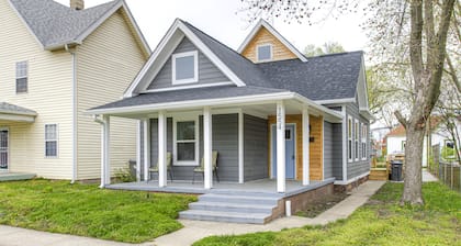 Stylish Condo Close To Everything!