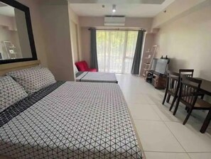 1 bedroom, WiFi - Miranda 205B 1br by Raquel's Place at Pico de Loro (Nasugbu)