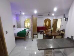 PALMAS DE CHAHUE 1 (65 MTS2) | 起居区 | 43-英寸智能电视 （配备有线频道）、电视